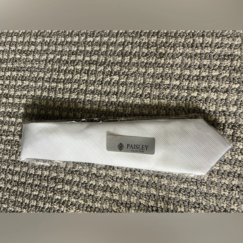 White Neck-tie, Boys, NWT, Perfect for Wedding or 1st Communion